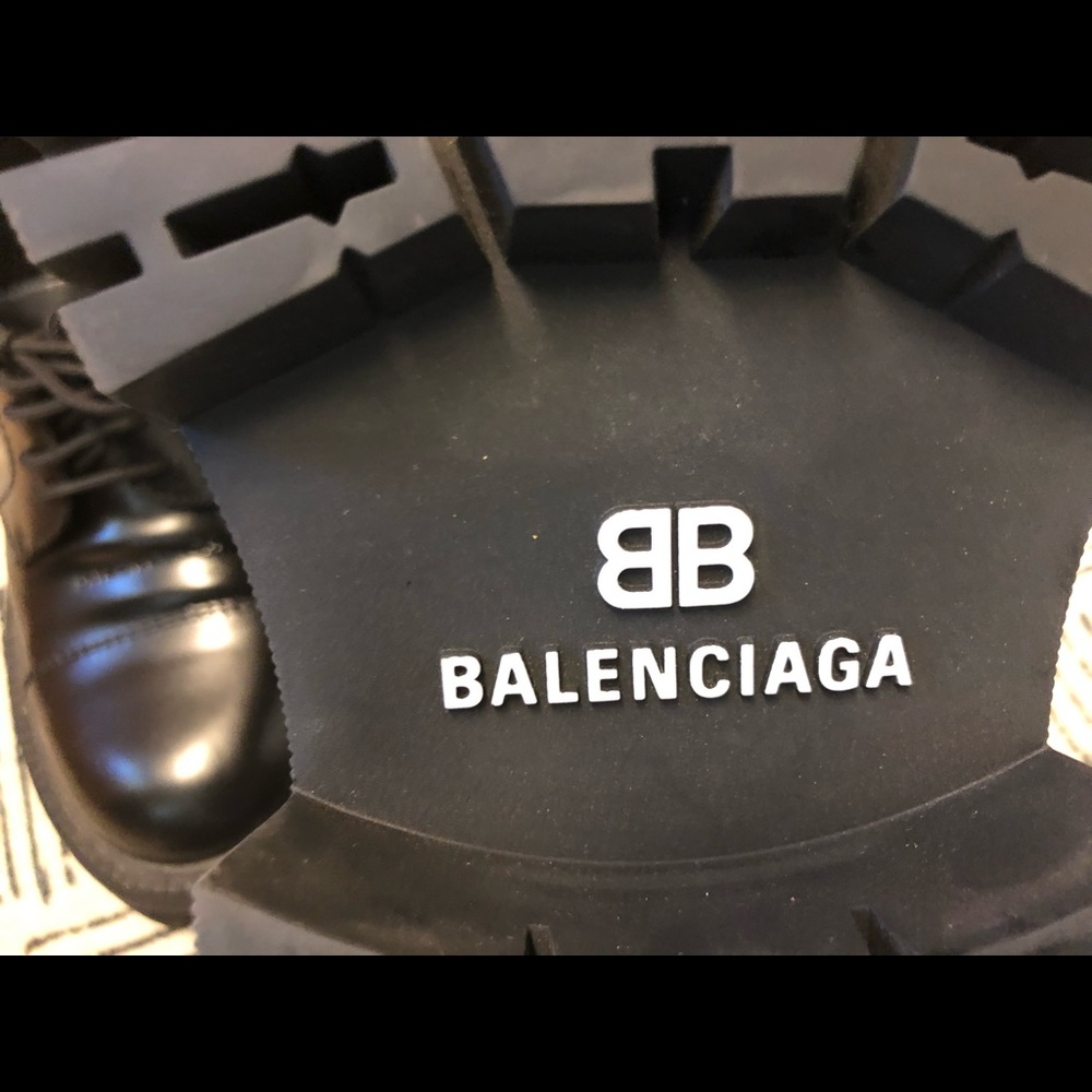 Balenciaga Shoes - Picture 2 of 4